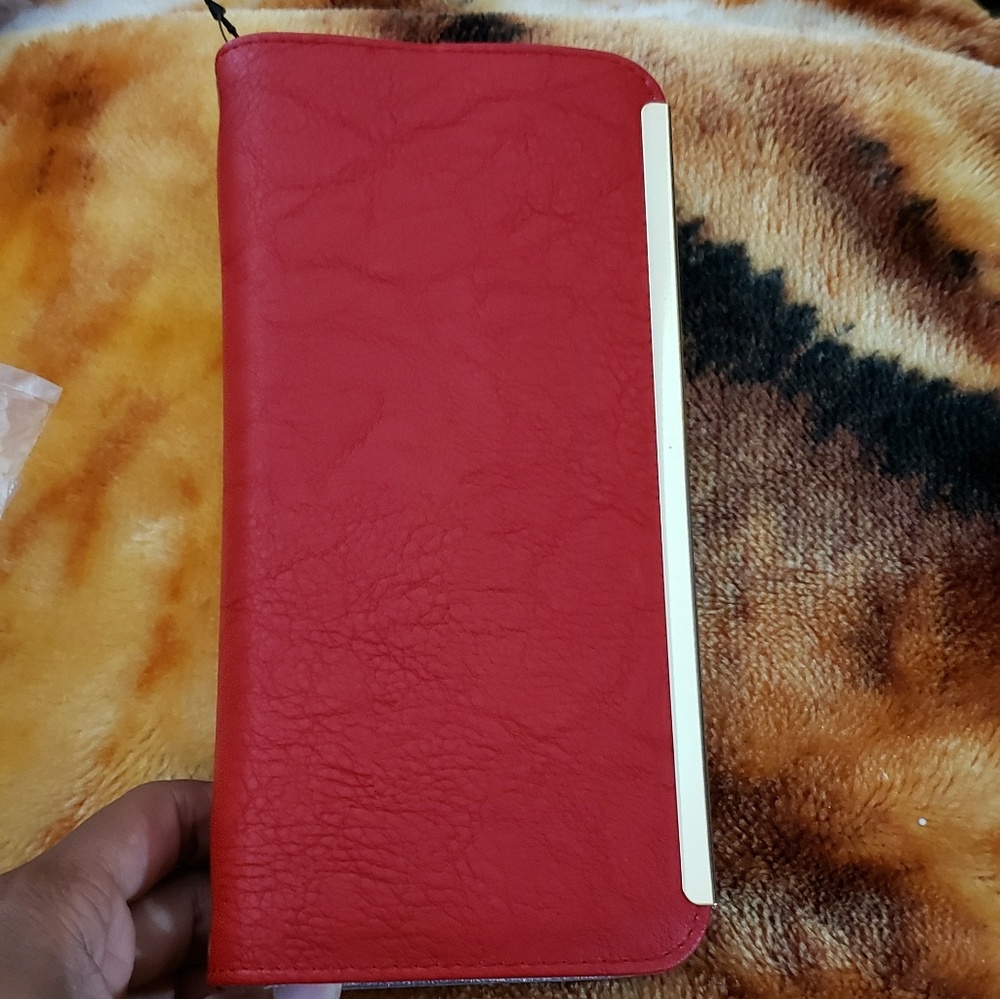 Red Hot Wallet - Picture 2 of 4